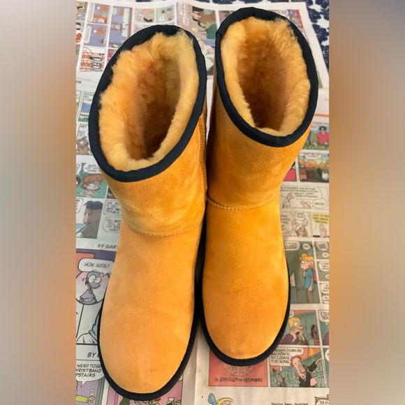UGG Boots - Picture 11 of 11
